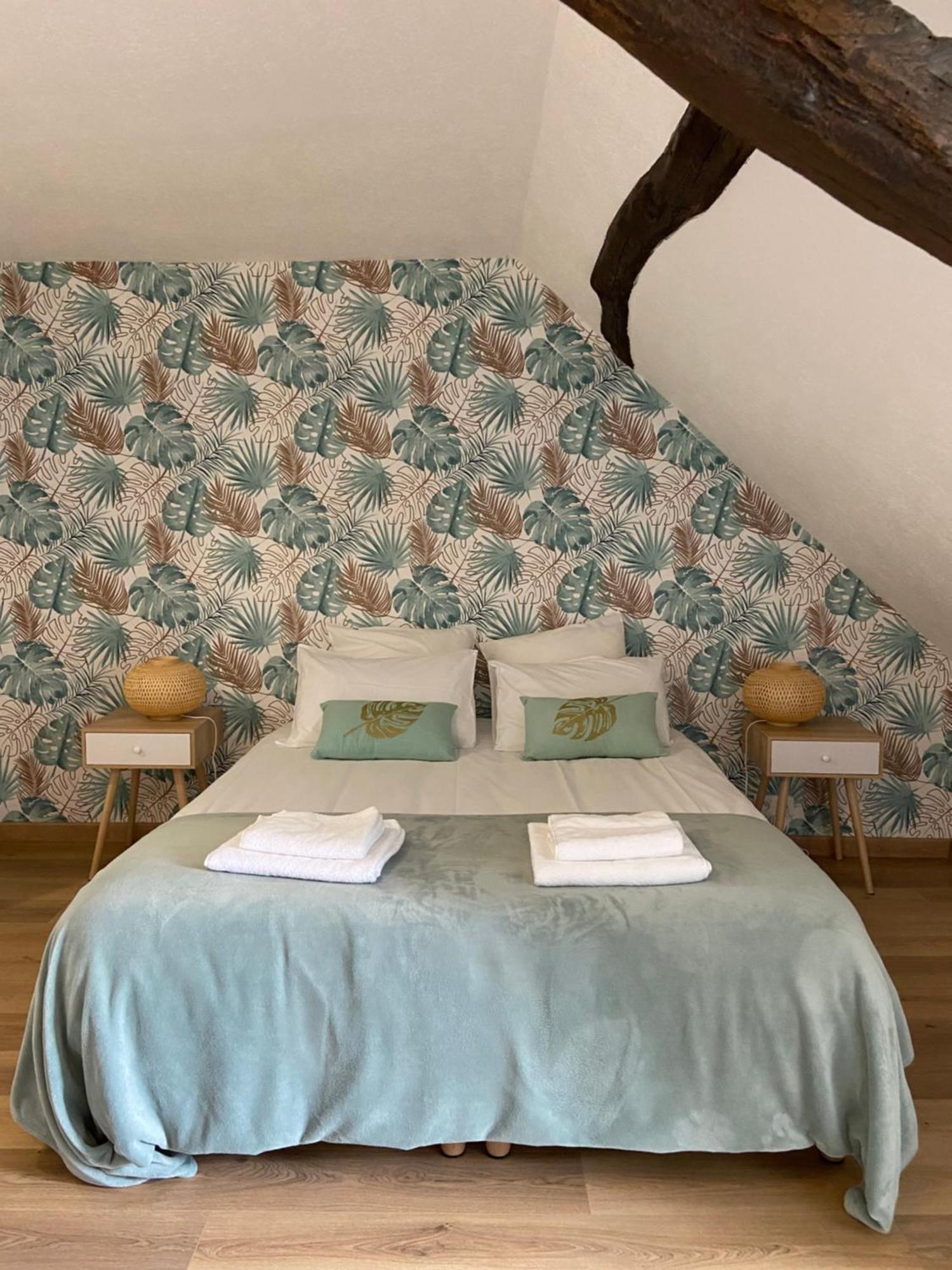 La Charmeraie : Gite De Charme, Piscine Et Spa Thésée Zewnętrze zdjęcie